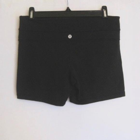 Lulu Lemon Reverse Groove Short - Picture 7 of 12